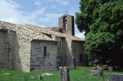 Très belle église  Romane  à Pranles du XI° siècle Ardèche